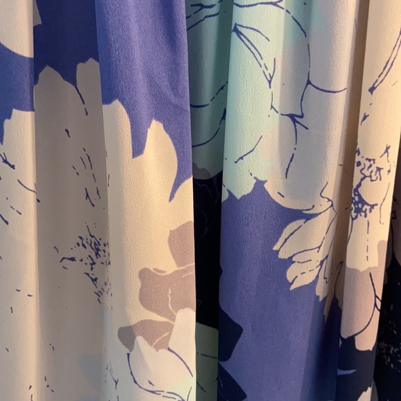 Beautiful Banana Republic woman’s dress - Picture 3 of 5